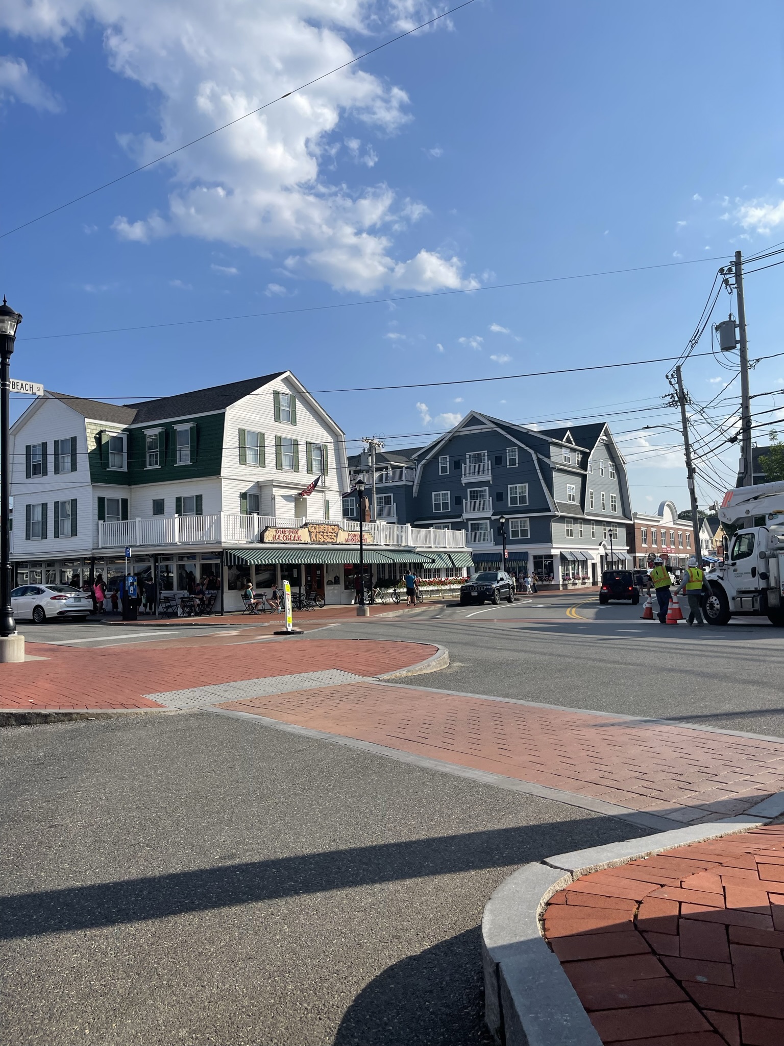 A Little Taste of the Salt Life In A Quaint Coastal Town – York Beach, Maine